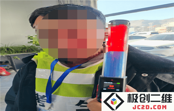 拉萨考生醉驾闯入科目三考试现场，交警果断出手制止并取消其考试资格