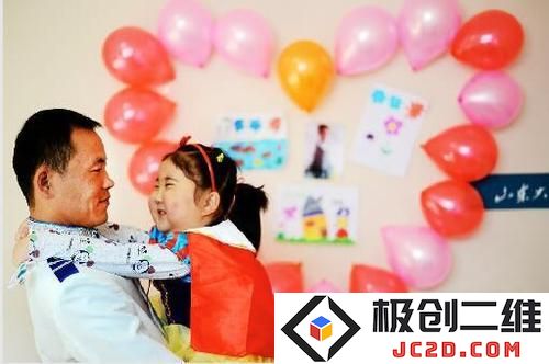 现实中最美童话 6岁白雪公主“嫁”给爸爸：温馨家庭是幸福的源泉吗？ 童真的纯洁令人动容