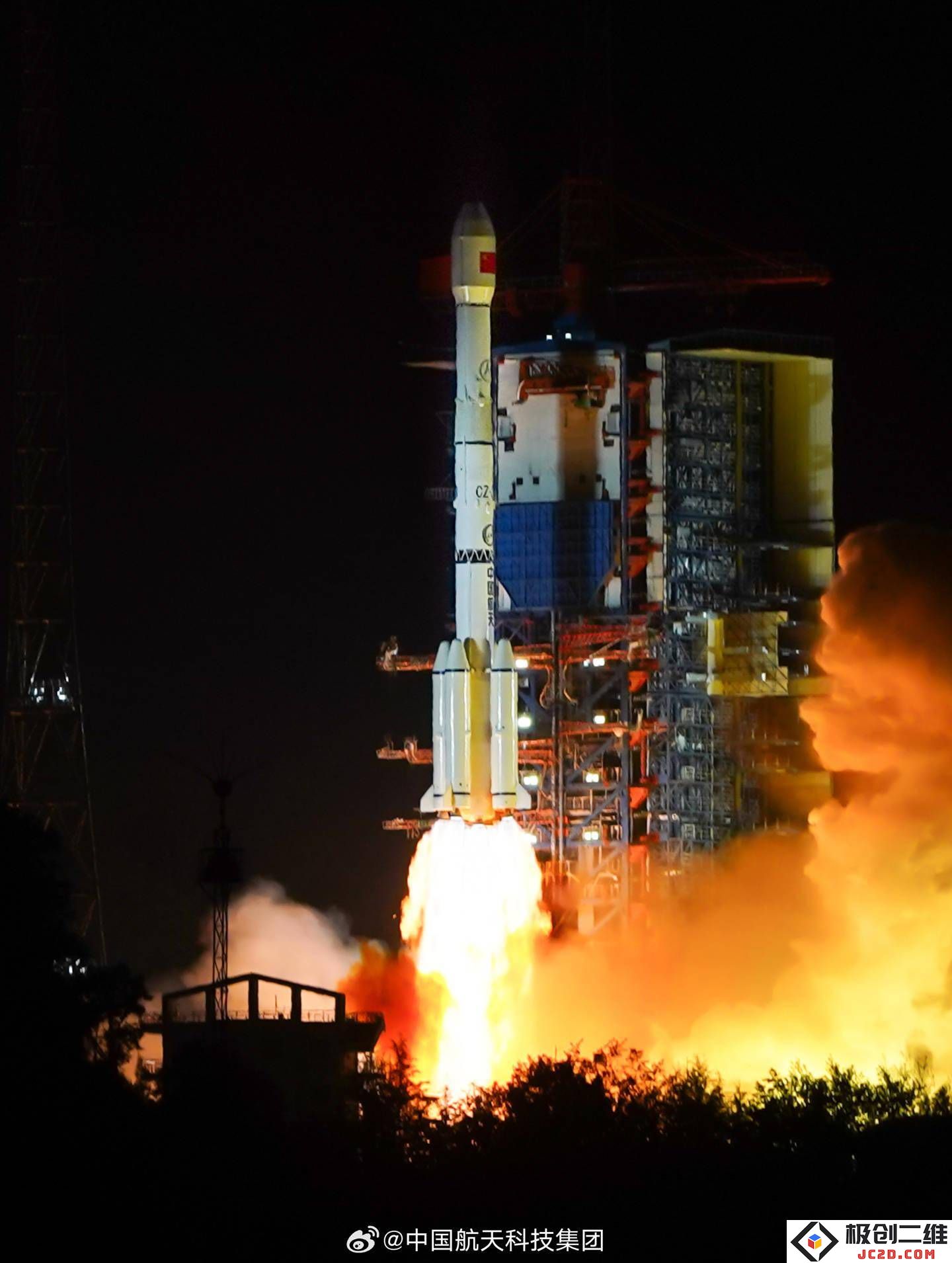 长三乙火箭成功将通信技术试验卫星十七号精准送入预定轨道并实现各项测试目标！