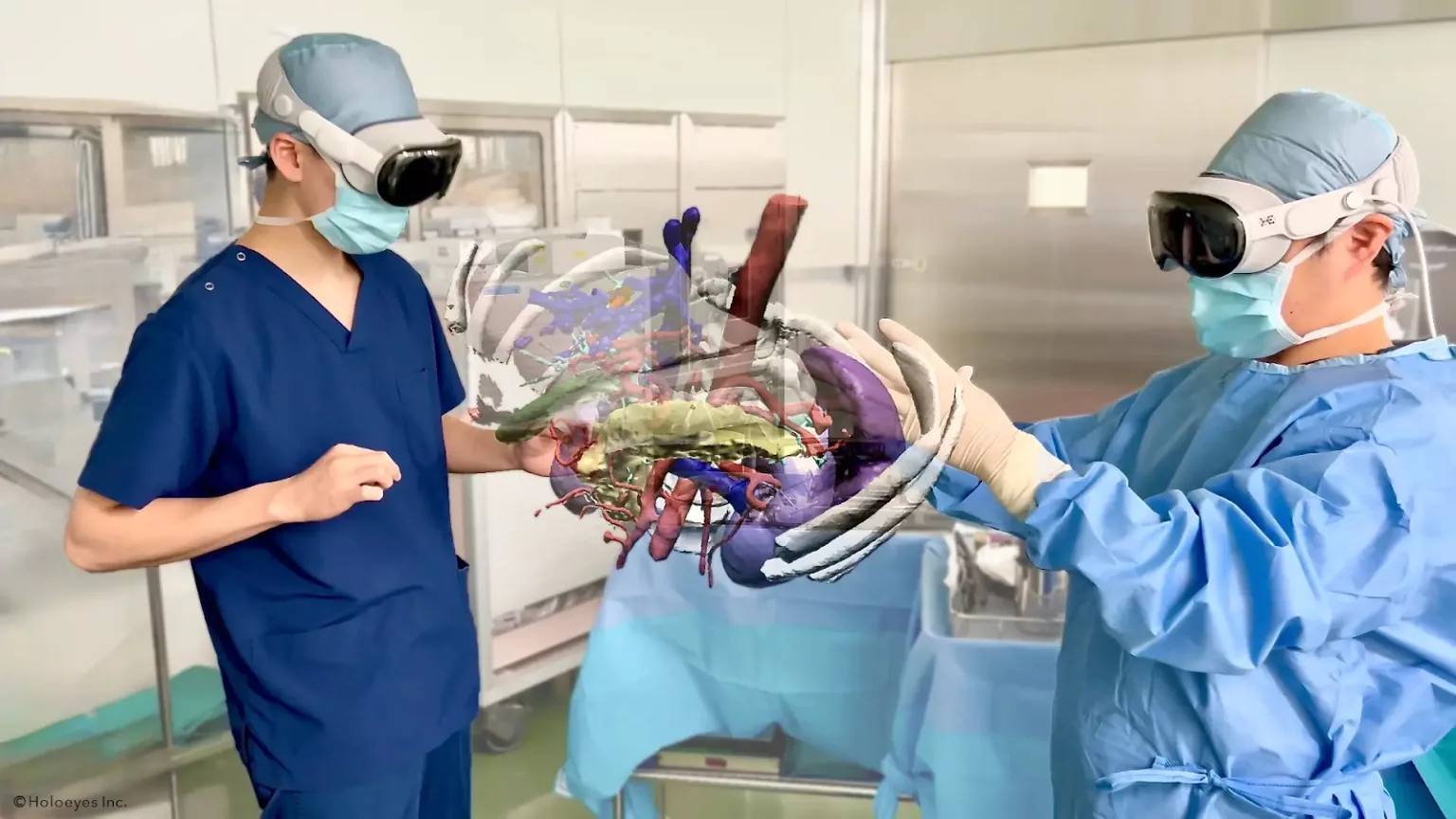基于 CT 和 MRI 数据创建的高清 3D 模型现已通过 Holoeyes 在手术中实现与 Apple Vision Pro 的实时显示