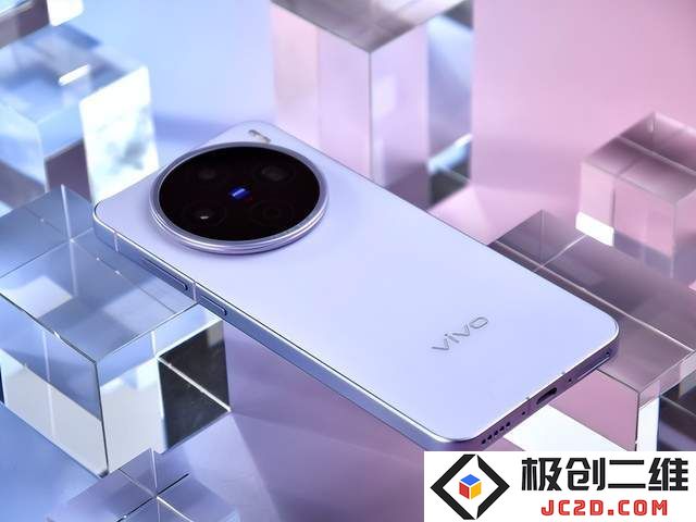 vivo X200s新机发布：6.67英寸果味直屏设计，握持感受及游戏性能表现如何？