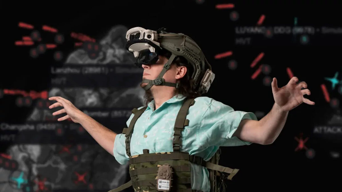 Oculus 的创始人 Palmer Luckey 正在为美国军方研发新一代增强现实耳机，以提升战斗效果