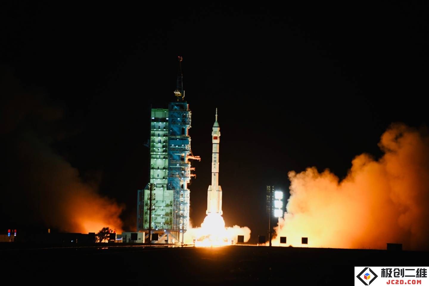 神舟十九号航天员在太空驻留时间超过150天，将在五一假期前后安全返回地球家园
