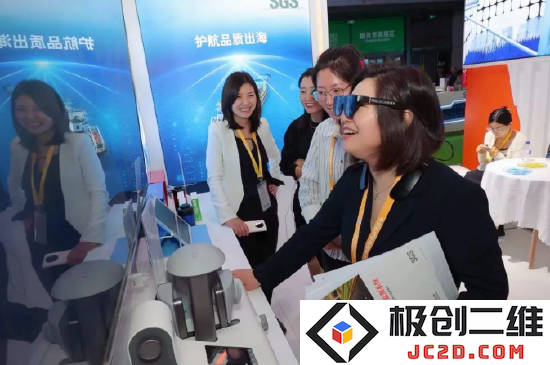现场体验｜INAIR 在第六届进博会上展示全新一代增强现实AR眼镜，颠覆你的视觉体验