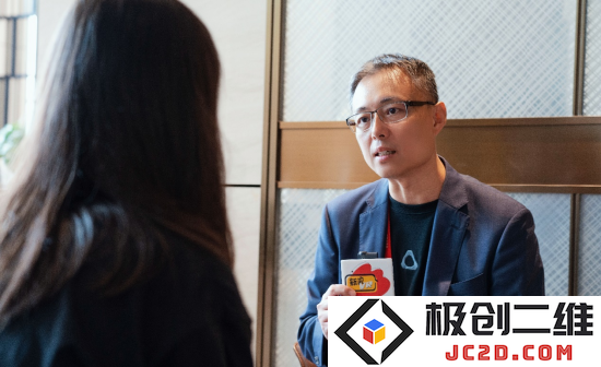 HTC全球高级副总裁黄昭颖接受新浪VR采访